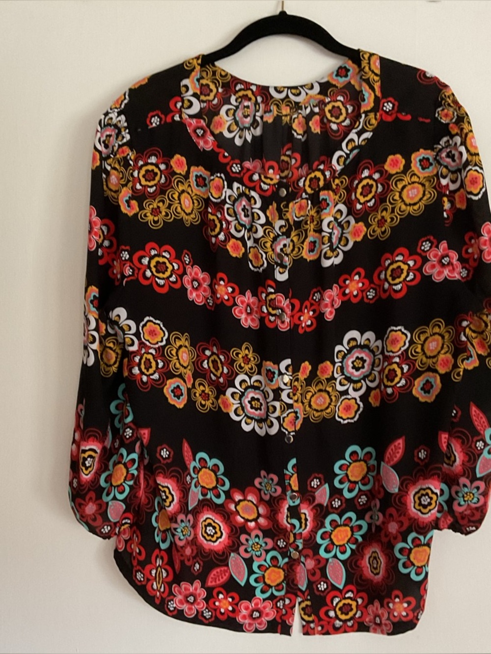 New York & Company Black Floral Print Button-Back Blouse